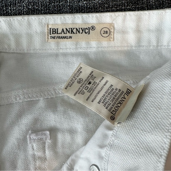 Blank NYC white wide leg jeans, high rise, button closure, distressed, size 28 - Picture 3 of 6